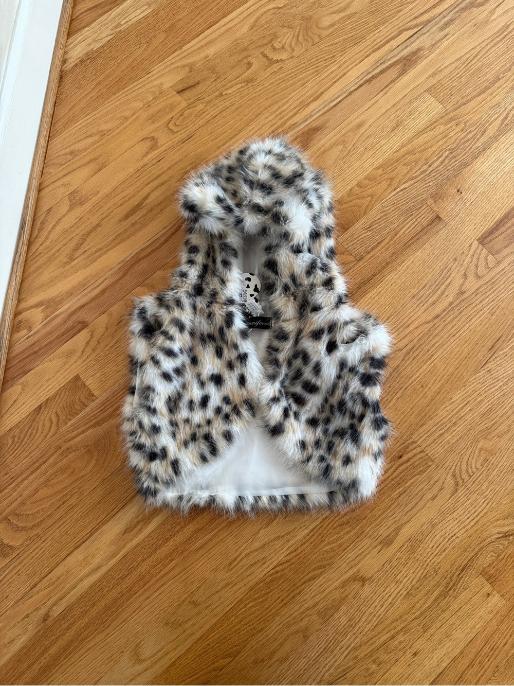 Faux fur leopard print vest cropped